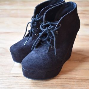 Soda Black Booties